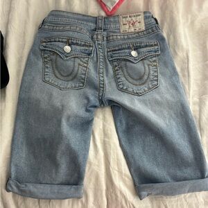 True Religion Light Wash Denim Shorts Curvy Knee Length Short size 26